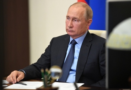 Путин потребовал «безусловно обеспечить» оформление прав на вакцину от COVID-19