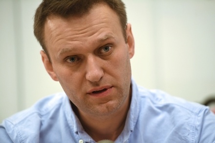 Алексей Навальный опять покинул Россию