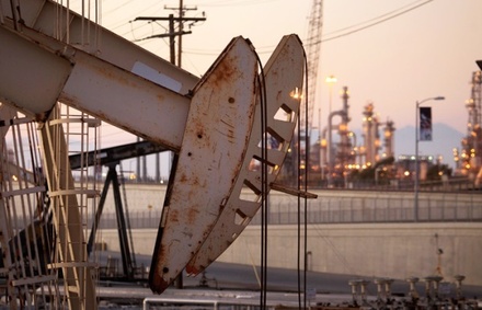Цена нефти Brent впервые за две недели превысила 48 долларов