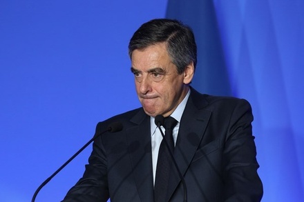Кандидата в президенты Франции Фийона подозревают в мошенничестве