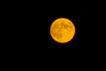 Жители юга России и Урала минувшей ночью наблюдали лунное затмение