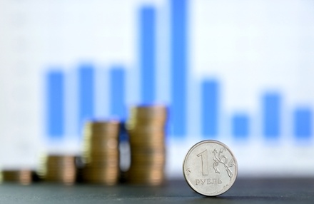 Экономист Зубец: подавить инфляцию повышением ключевой ставки невозможно из-за СВО
