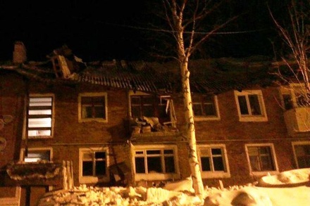 В Пермском крае крыша жилого дома обрушилась под тяжестью снега
