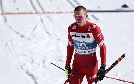 Российский лыжник Александр Большунов выиграл этап Кубка мира в Финляндии