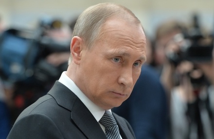 Владимир Путин поручил поддержать ВЭБ за счёт замороженных пенсионных накоплений