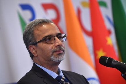 Посол Индии в России привился «Спутником V»
