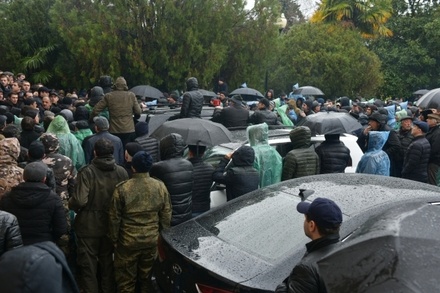 В столкновениях у администрации президента Абхазии есть пострадавшие