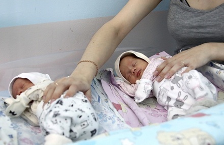 Рождаемость в России снизилась больше чем на 10% по сравнению с январём 2020 года