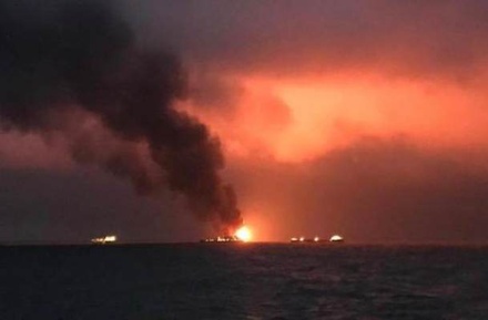 Спасатели уточнили число погибших при пожаре на судах в Чёрном море