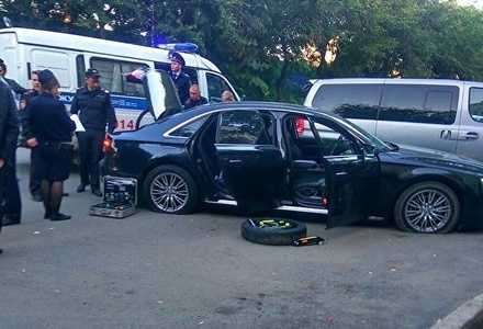 В центре Екатеринбурга из автомата Калашникова  обстреляли автомобиль Audi