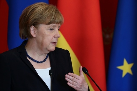 Меркель: РФ может сыграть важную роль в политическом разрешении кризиса в Сирии