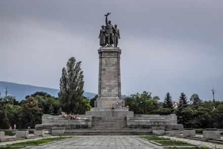 У памятника Советской армии в Софии установят постоянный полицейский пост