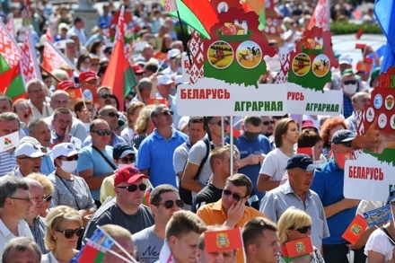 Корреспондент «Говорит Москва» пообщался с митингующими в поддержку Лукашенко