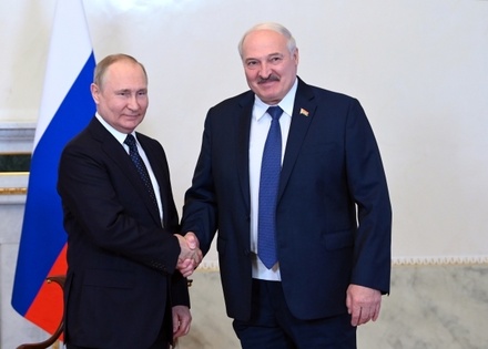 Владимир Путин поздравил Александра Лукашенко с Днём независимости Белоруссии