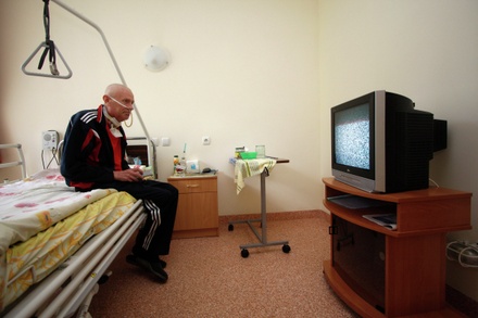В больнице Ростова-на-Дону началось служебное расследование из-за сбора денег с пациентов за просмотр телевизора