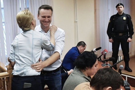 Алексей Навальный приговорён к 5 годам условно по делу «Кировлеса»