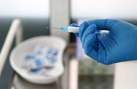 Вакцина «ЭпиВакКорона» закончилась в Москве