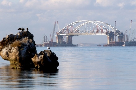 Рядом со строящимся мостом в Крыму создадут площадки для селфи 