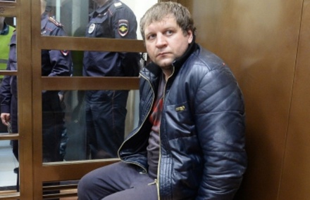Александр Емельяненко получил 4,5 года колонии общего режима