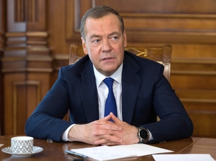 Дмитрий Медведев назвал задачу российской промышленности в условиях проведения СВО