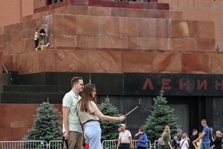Мавзолей Ленина закроют для посетителей до 16 мая