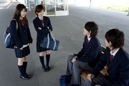 Японскую школьницу заставили снять колготки ради успехов в учёбе