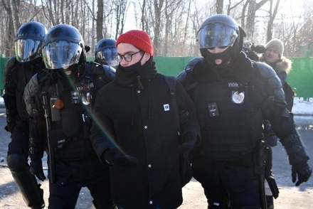 В Росгвардии сообщили о 1,5 тысячи задержанных на незаконных акциях в Москве