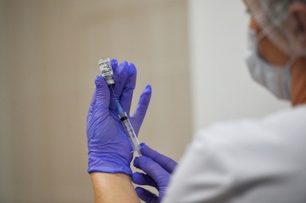 Россия договорилась поставить за рубеж 82 млн доз вакцины от COVID-19
