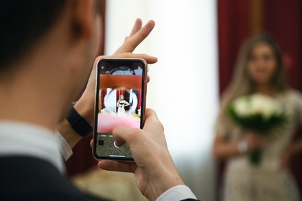 Россияне заключили рекордное число брачных договоров