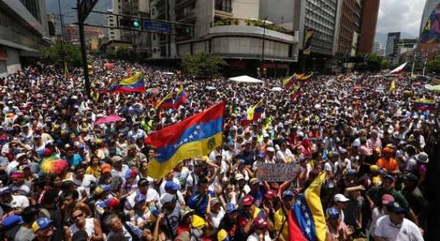 16 человек погибли в ходе беспорядков в Венесуэле