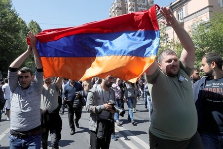 Москва призвала политические силы Армении к диалогу