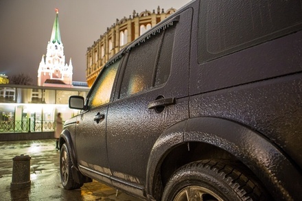 МЧС предупредило москвичей о ледяном дожде и гололедице