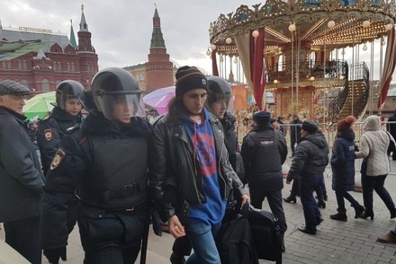 Число задержанных в центре Москвы выросло до 263