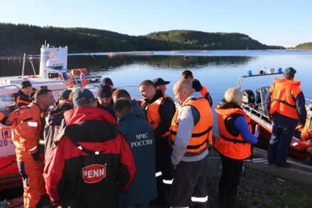 На Ладожском озере возобновились поиски пропавших подростков