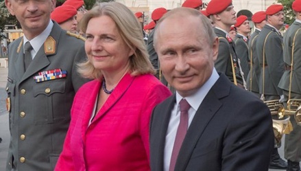 Песков подтвердил намерение Путина посетить свадьбу главы австрийского МИДа