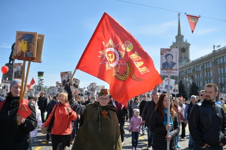 Число участников «Бессмертного полка» в России достигло миллиона