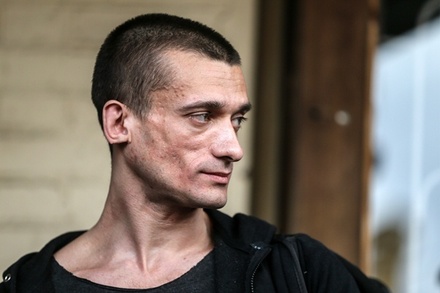 Петру Павленскому во Франции продлили арест на четыре месяца