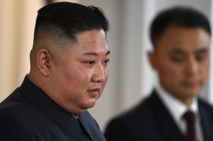 В Совфеде одобрили идею Ким Чен Ына отложить военные действия против Южной Кореи