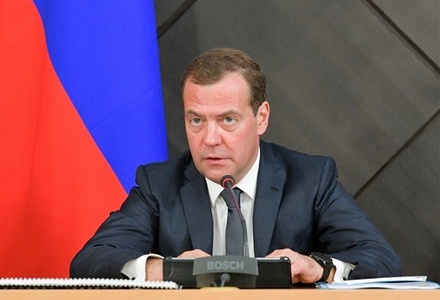 Медведев не стал брать больничный и отпуск на время лечения спортивной травмы