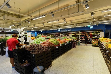 Из-за жары в Хельсинки супермаркет предложил горожанам ночёвку в прохладе