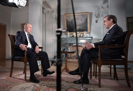 Ведущий Fox News решил отдохнуть в России после интервью с Владимиром Путиным