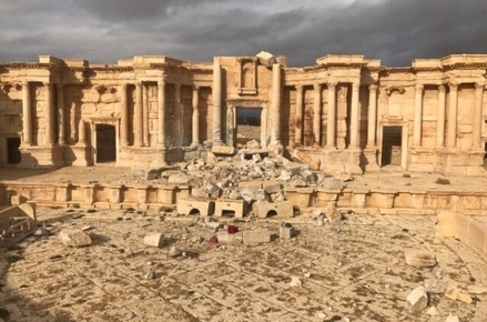 Сирийские военные начали осматривать развалины Пальмиры в поисках бомб