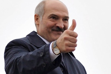 Лукашенко поздравил Путина с победой на выборах президента России