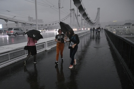 Синоптики объявили в Москве оранжевый уровень погодной опасности на пятницу