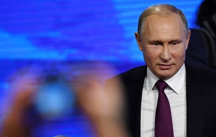 Путин призвал силовиков оградить молодёжь от экстремистов