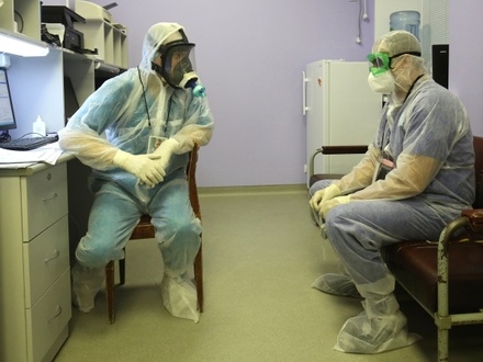 В России за сутки зафиксировано 21 127 случаев заражения коронавирусом