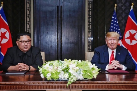 Трамп и Ким Чен Ын не смогли договориться о денуклеаризации