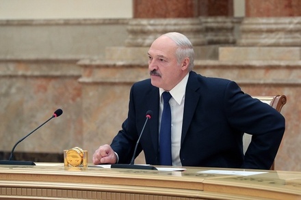 Александр Лукашенко созвал срочное совещание с членами Совбеза