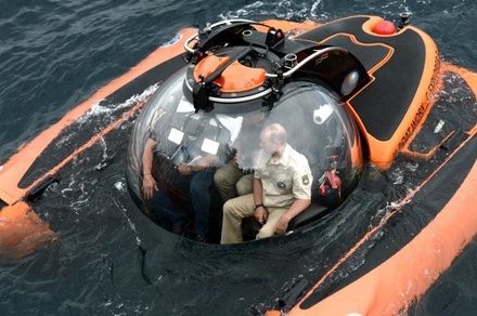 Владимир Путин погрузился в батискафе на дно Чёрного моря