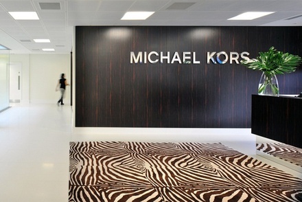 Американская компания Michael Kors выкупит итальянский Дом моды Versace
